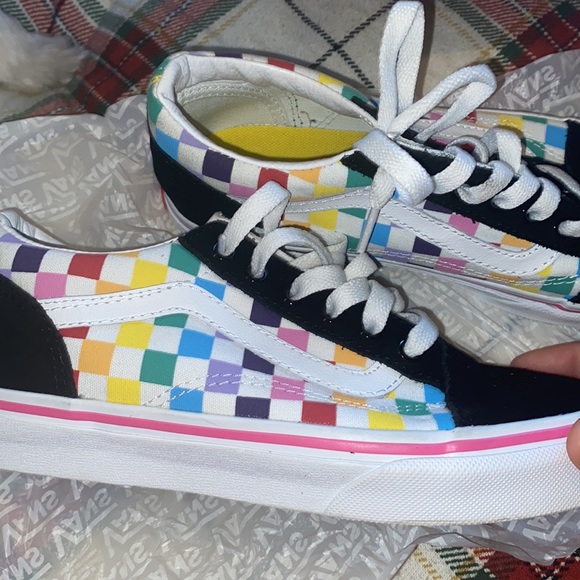 Vans - Picture 2 of 5